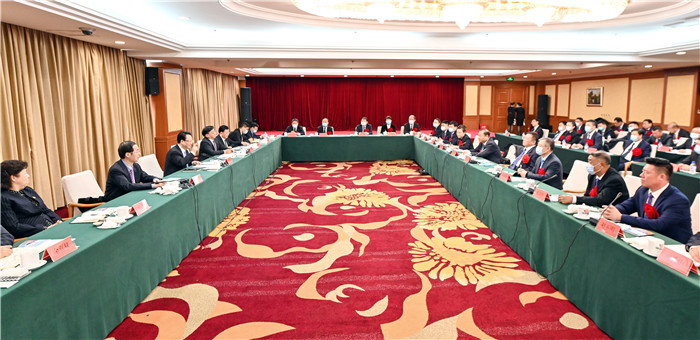 吉林省全国脱贫攻坚总结表彰获奖人员座谈会举行