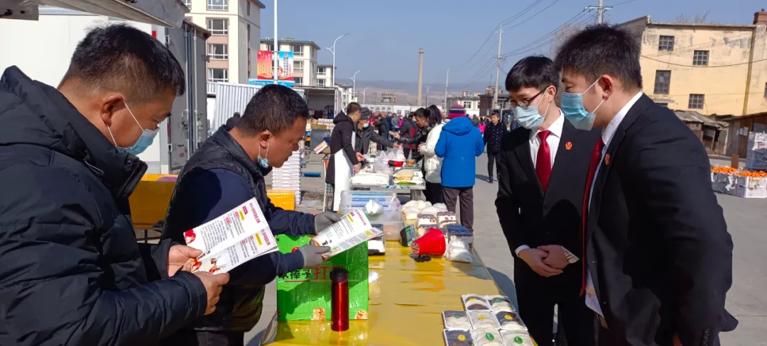 龙井市人民法院普法宣传赶大集 惠民便民解民忧