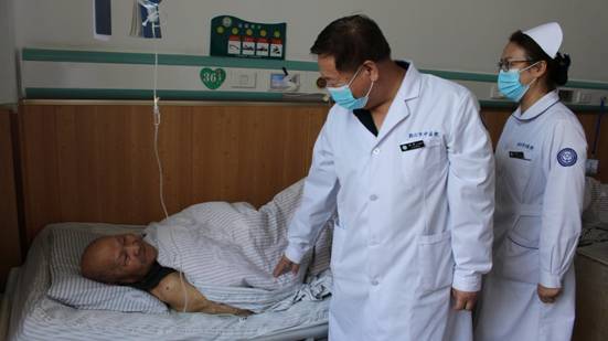 90高龄被多家医院拒收 中医院普外科成功救治