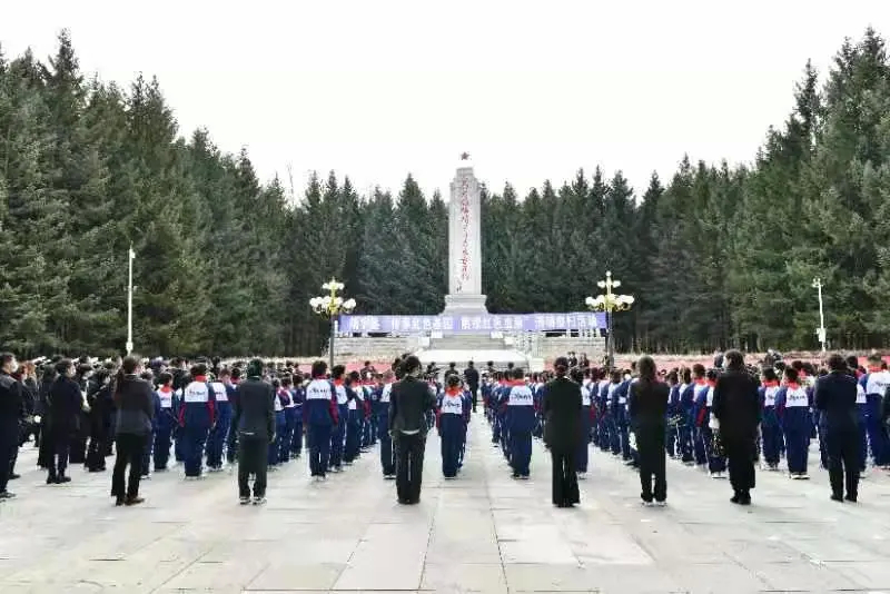 靖宇县：举行庆祝建党100周年党史学习教育暨清明祭扫主题活动