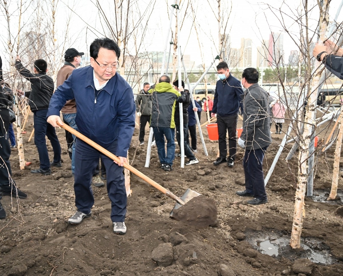 景俊海：在全社会倡导形成爱绿植绿护绿文明风尚 提升绿美吉林建设水平 打造生态文明建设强省