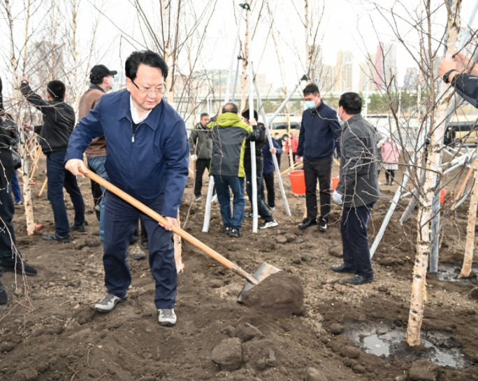 景俊海：在全社会倡导形成爱绿植绿护绿文明风尚 提升绿美吉林建设水平 打造生态文明建设强省