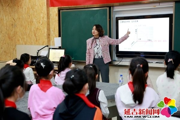 【延吉新时代文明实践】“美育圆梦”文艺志愿服务走进中央小学