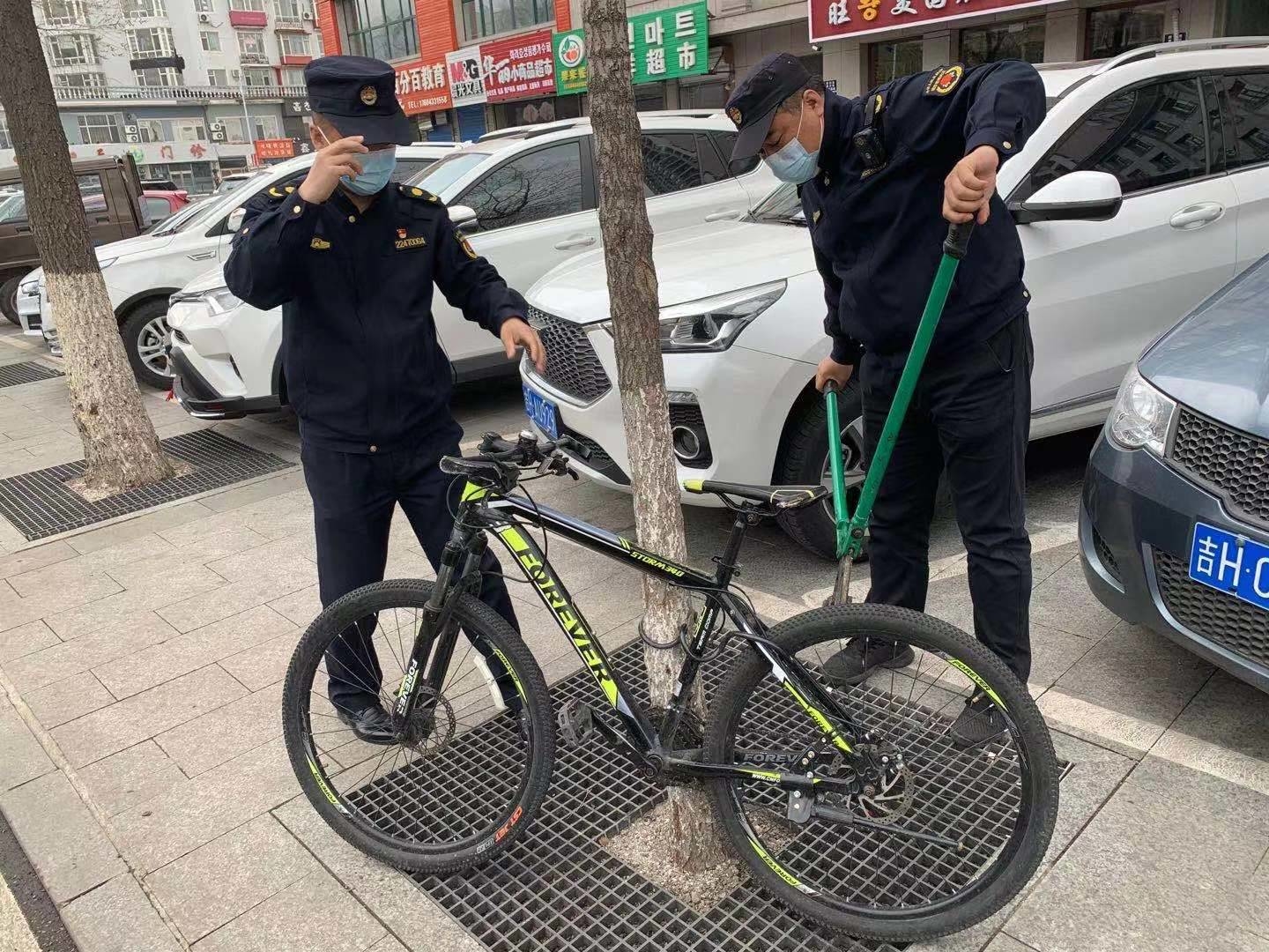 延吉市城管局多措并举规范非机动车停放秩序
