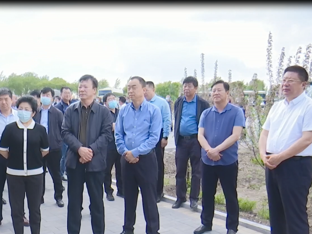 鲍长山等领导到洮北区青山镇现代农业产业示范园区考察学习