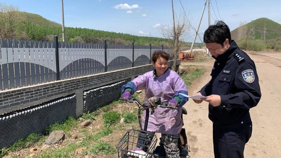 ​【教育整顿·为民实践】三官一师进社区，送法上门零距离