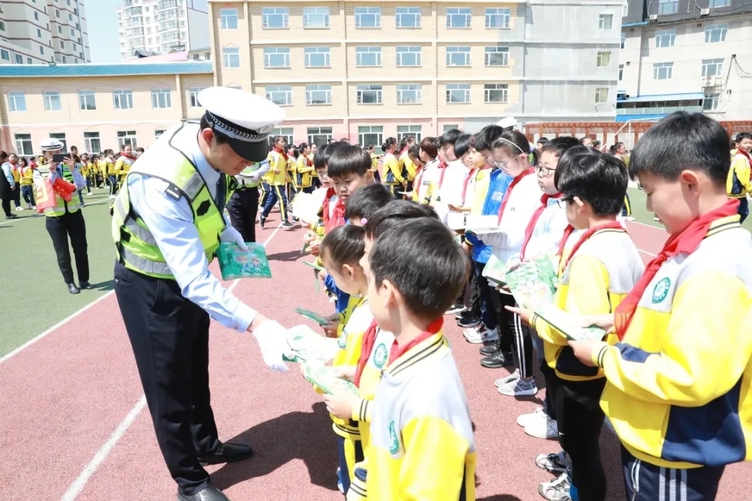 龙井市公安局交警大队依托“六大阵地” 全面筑牢夏季道路交通安全防线