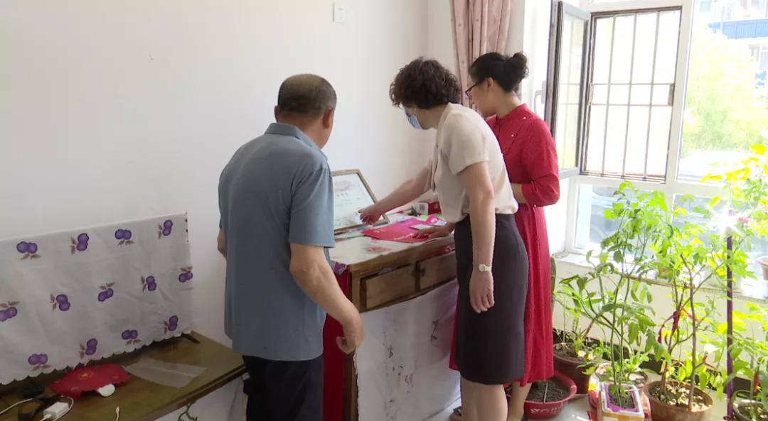 张东颖开展建党100周年走访慰问活动