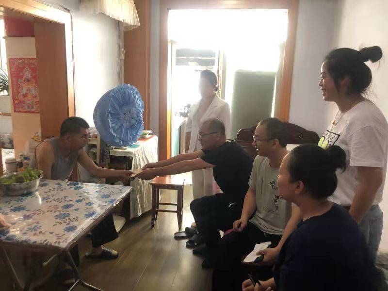 集安市信访局落实团结街道育才社区“书记项目”行动