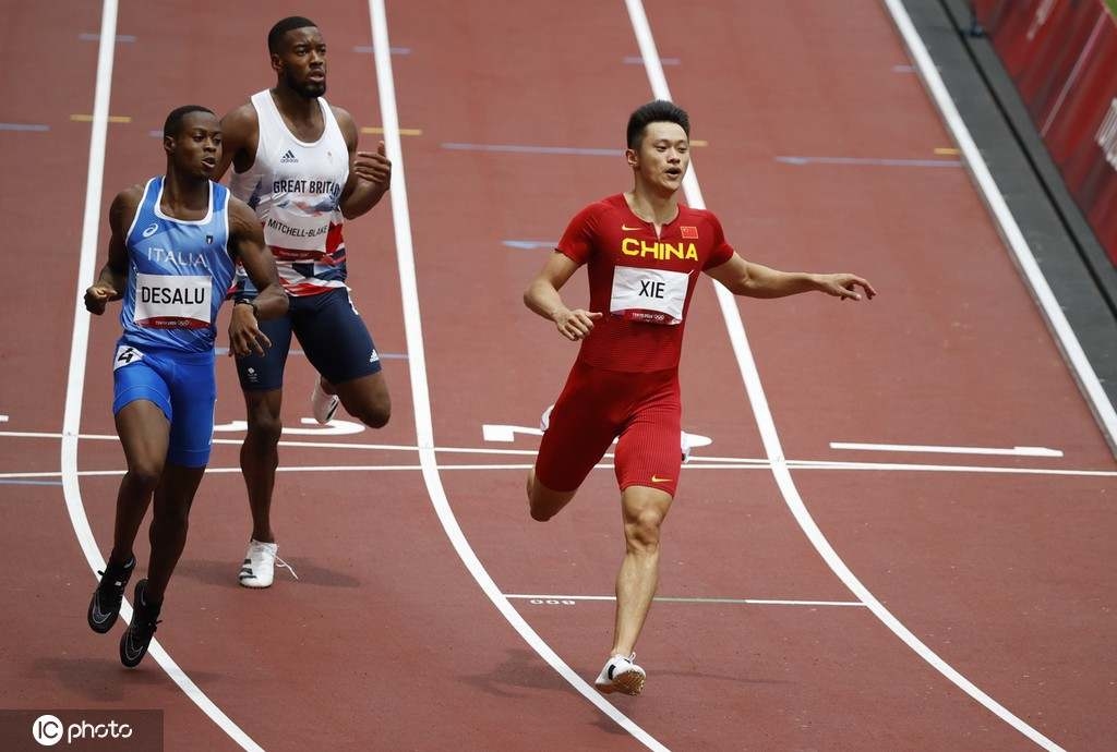 中国奥运历史第一人！谢震业闯入男子200米半决赛