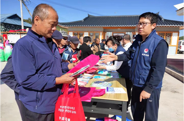 迎国庆、促和谐、保稳定——龙井市司法局组织普法宣讲活动