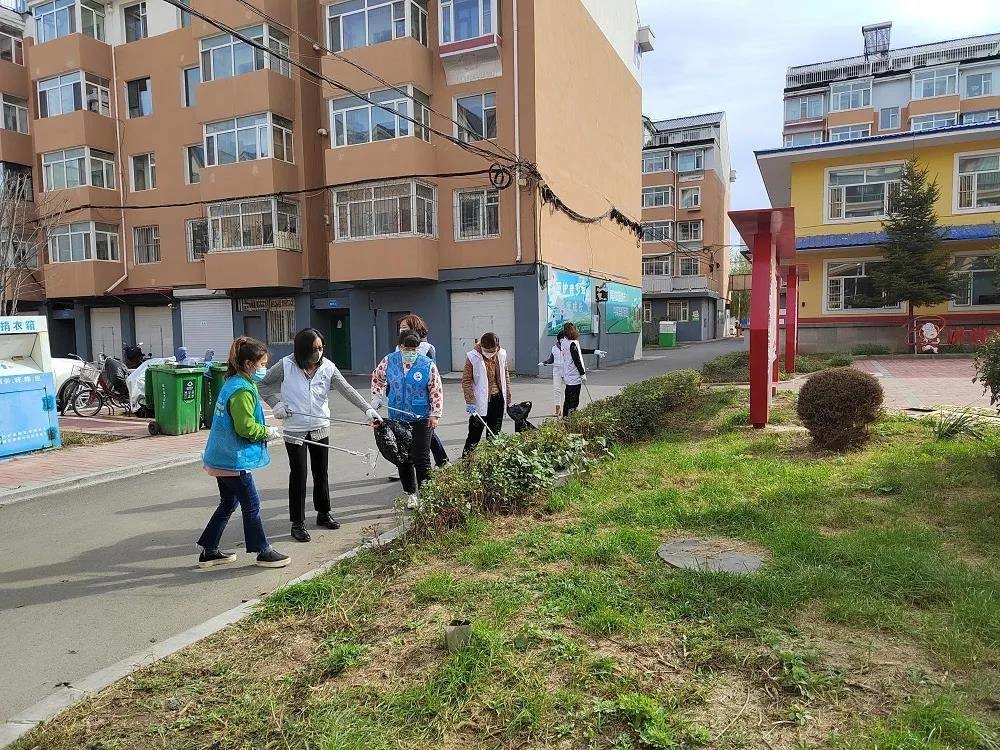 白梅社区开展“环境整治日”主题志愿活动