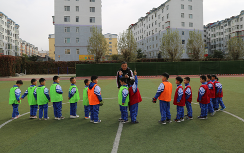 阳光体育，快乐足球——龙井市安民小学校举行第十二届“星光杯”校园足球联赛