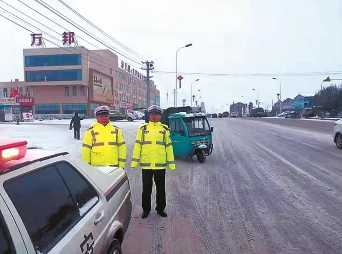 全市公安机关全力拼搏鏖战雨雪寒潮极端天气