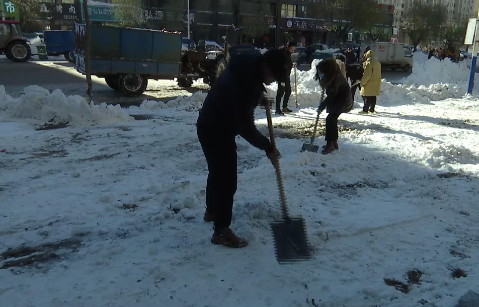 我市以督促清持续跟进清除冰雪整体进度
