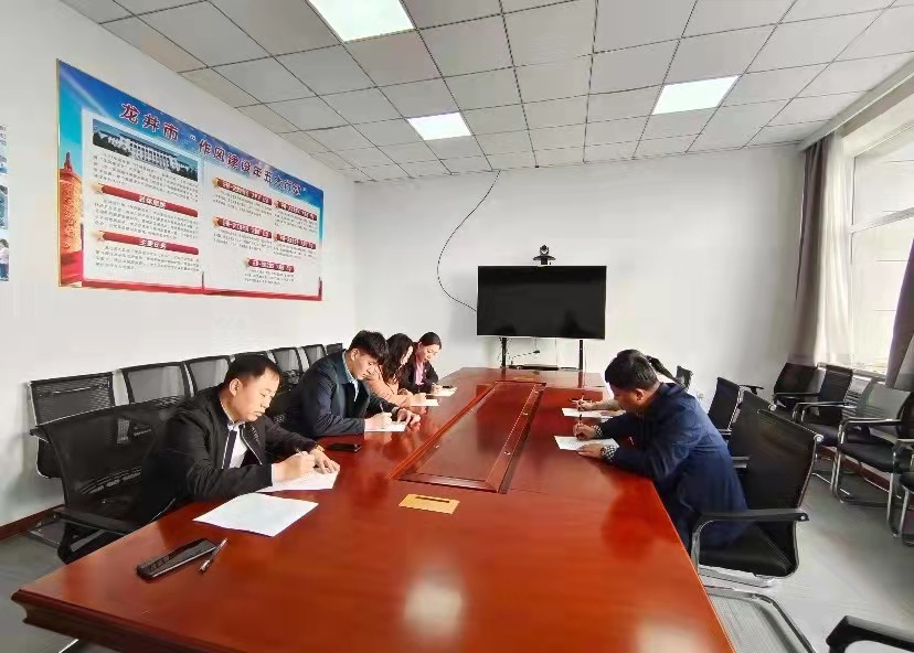 市直机关党工委组织传达学习十九届六中全会精神专题会议