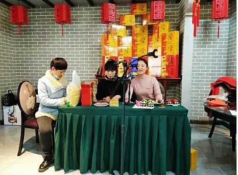 开班啦！农民变“主播”实操学“带货”