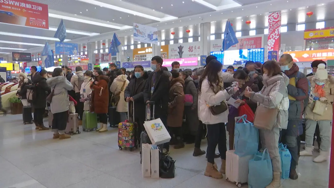 “坐着高铁游吉林”：长白山冰雪旅游进入高铁时代