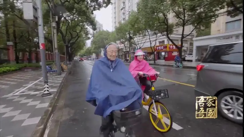骑上这辆单车，他早已忘记年龄