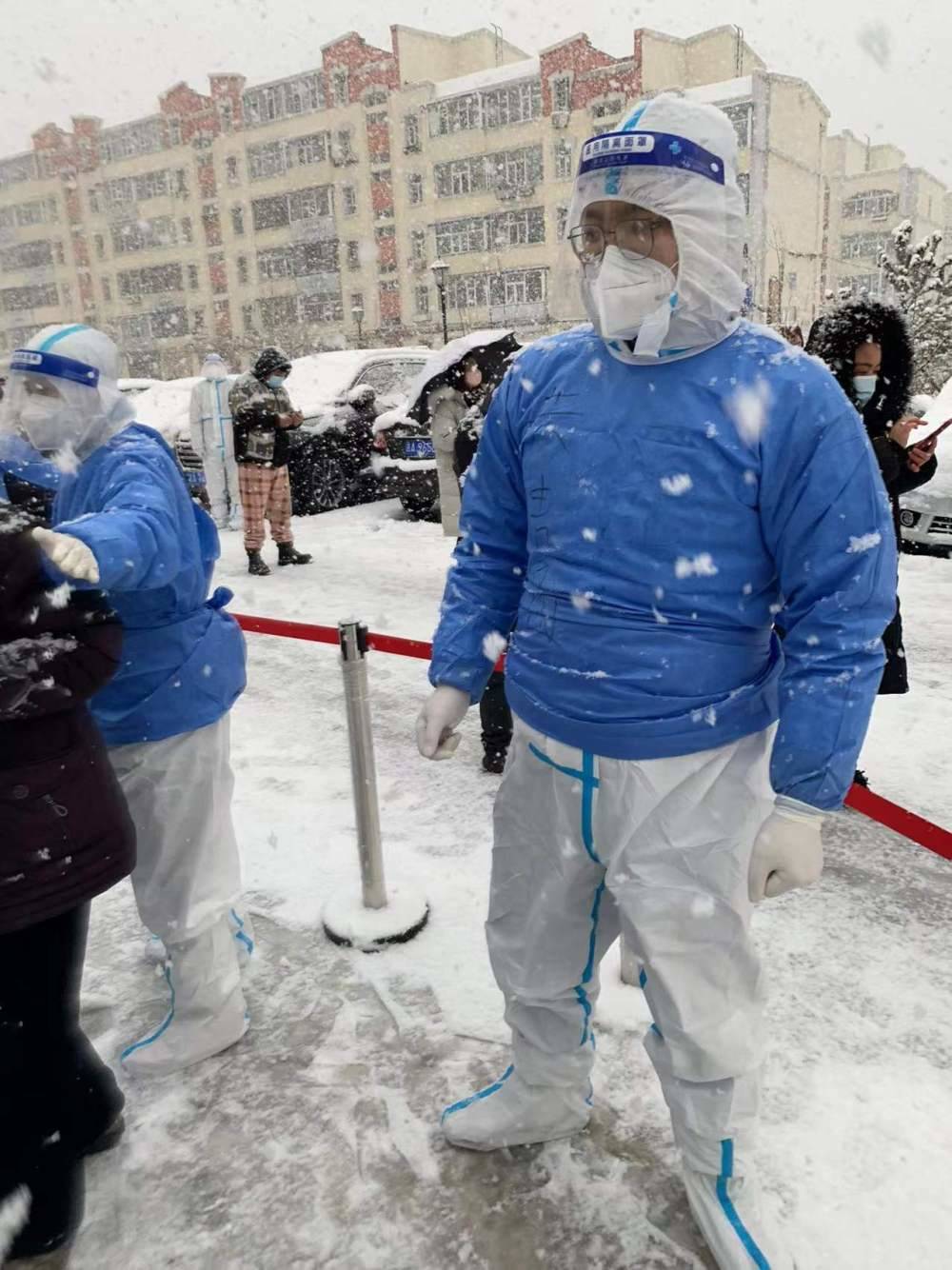 吉林，在风雪中“战疫”的人们，辛苦了！