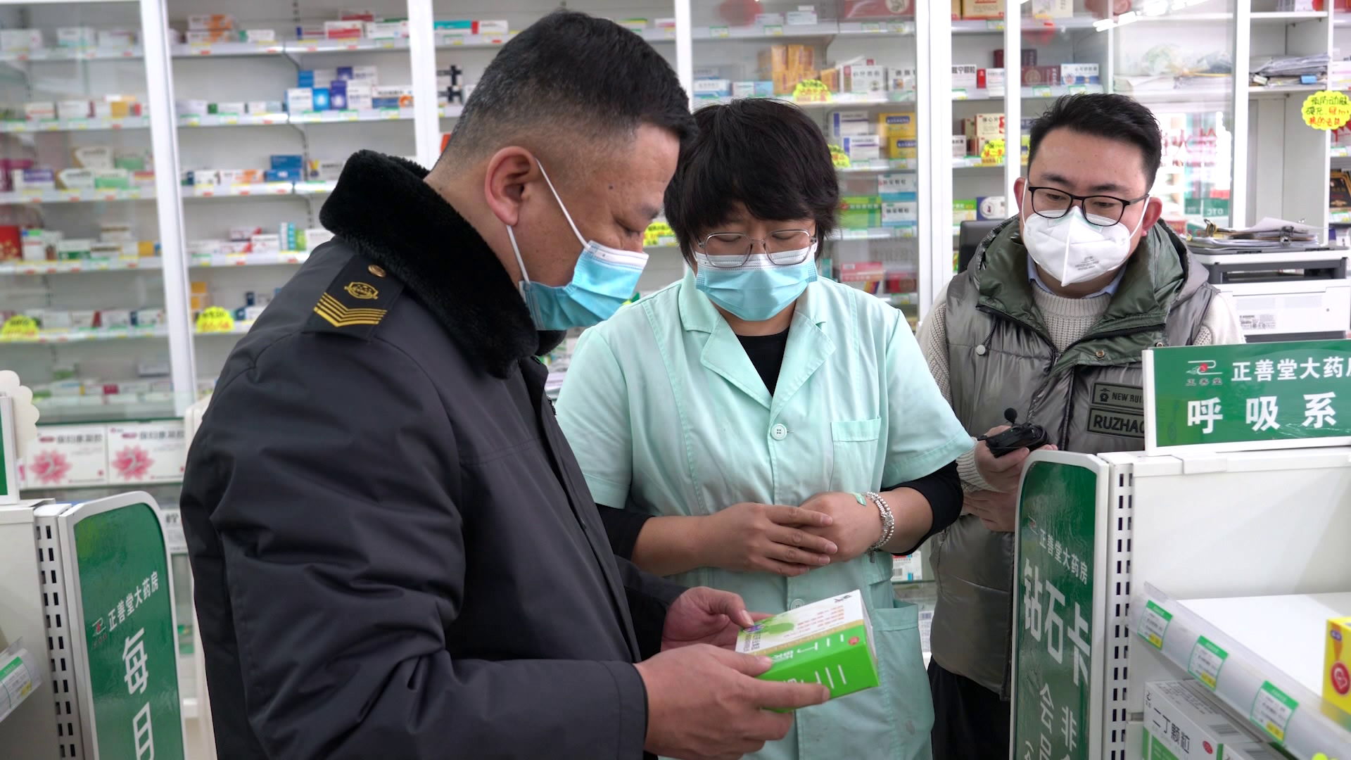 记者走基层：疫情防控不放松 稳岗就业两不误（一）