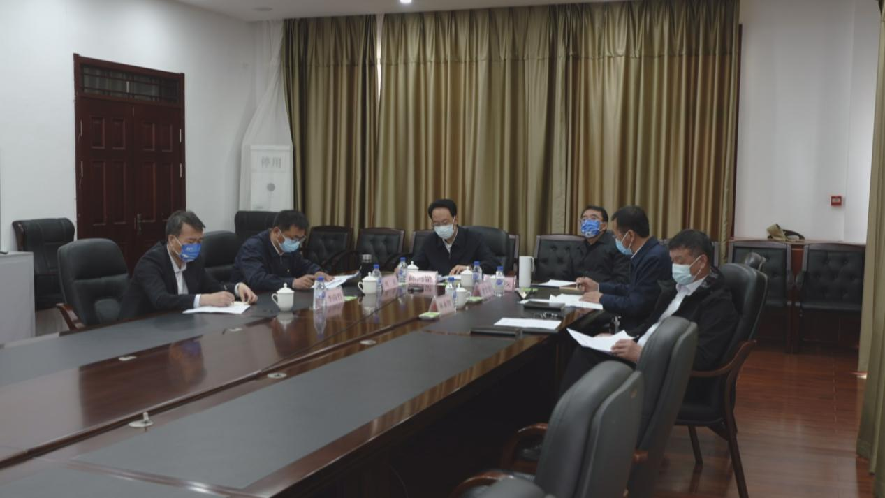 谢忠岩在白山市与长白山保护开发区疫情防控形势分析会上强调：持续巩固抗疫成果 坚决做到防住疫情稳住经济安全发展