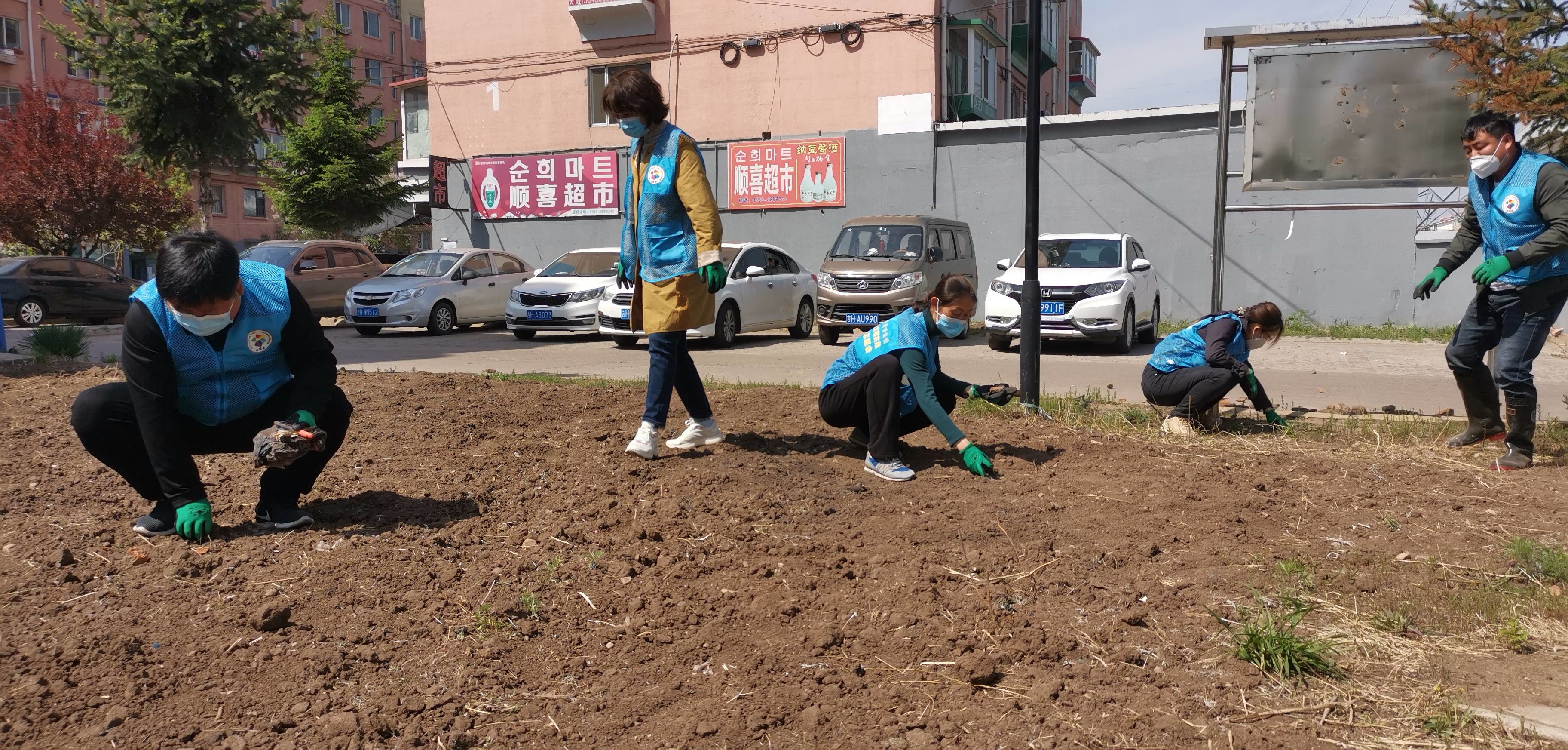 延吉市供销社积极做好环境卫生整治和核酸检测志愿服务工作