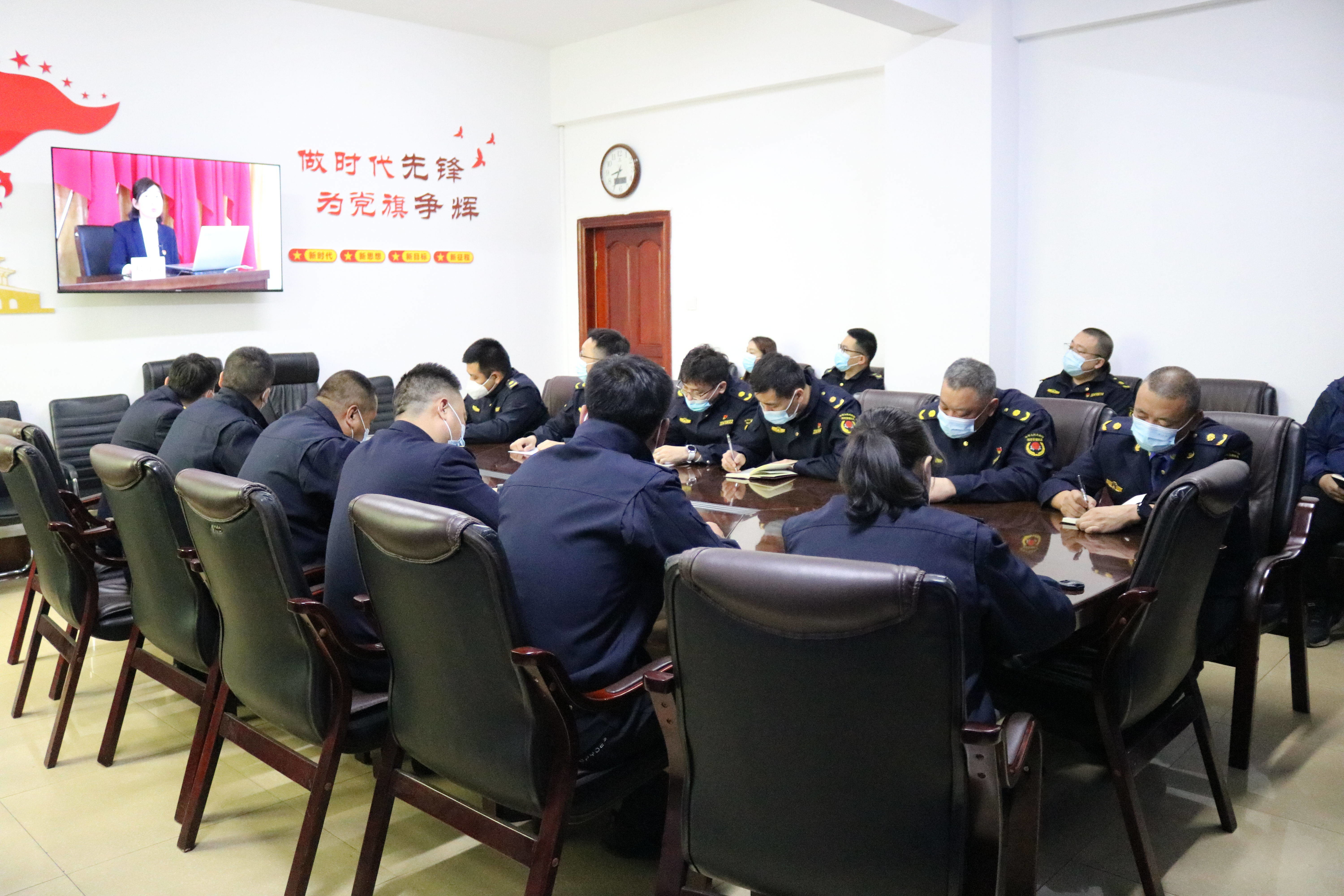 延吉市城管局召开学习《筑牢中华民族共同体意识凝聚团结奋进强大力量》视频会议