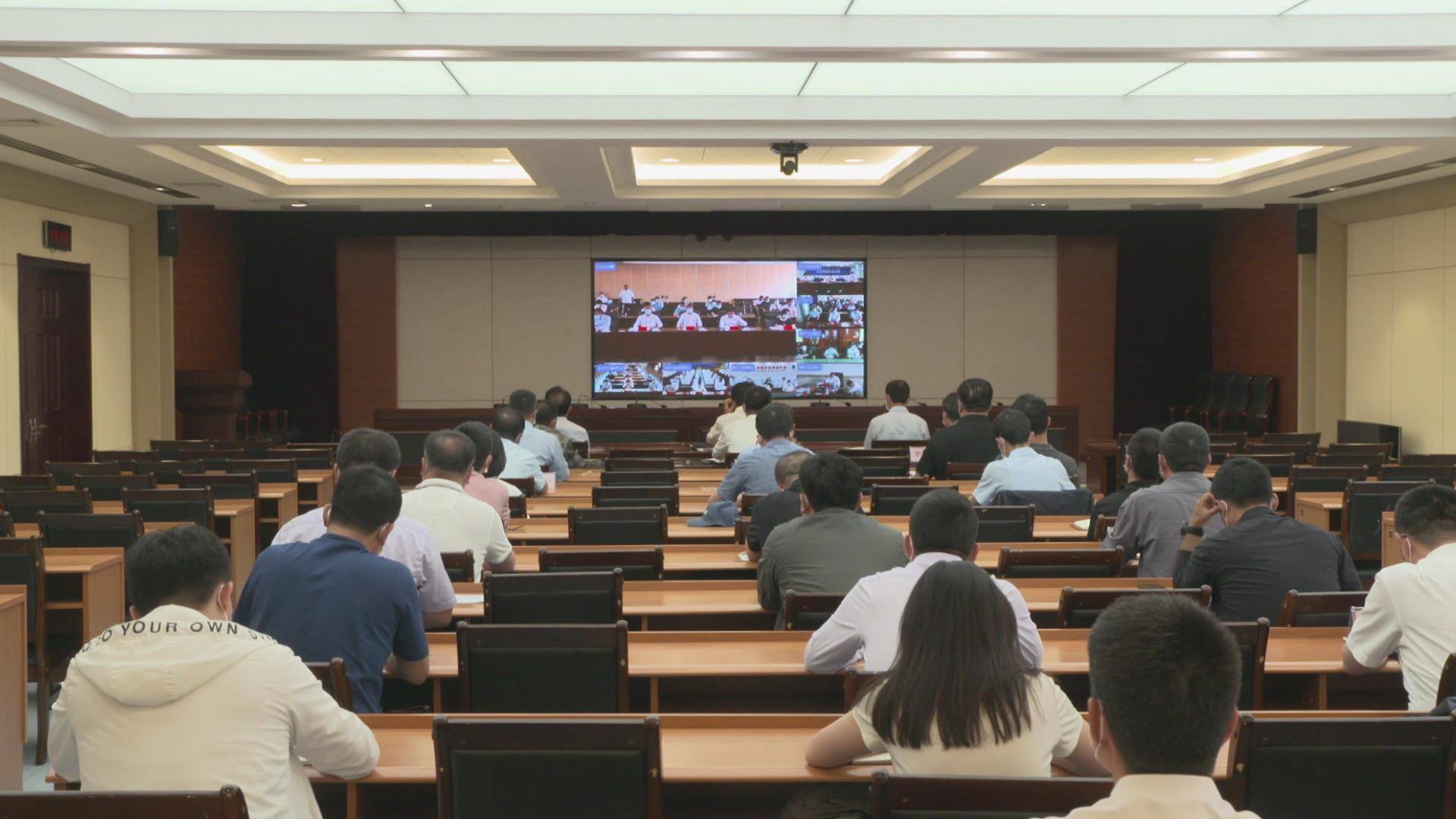 谢忠岩在白山市-长白山保护开发区2022年市级总河长会议上强调：推动河湖长制落实落细  切实维护河湖健康生命