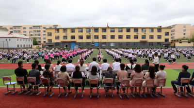 心怀恩情 青春远航——龙井市第五中学举行第46届毕业典礼