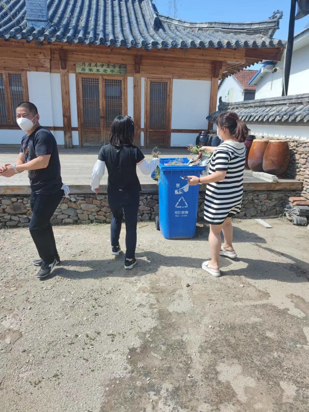延吉市民政局组织社会志愿者开展乡村振兴志愿服务活动
