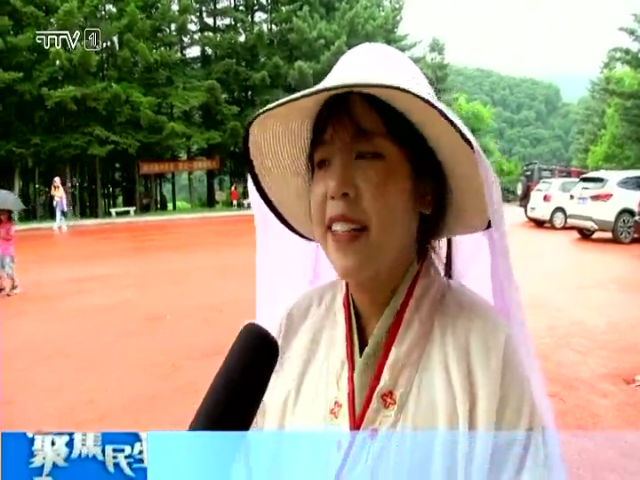 鹿岛公园 水上独竹漂表演 丰富市民夏日生活