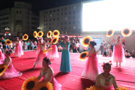 临江市举办首场“激情广场大家唱 助力文明城创建”群众性文艺演出活动
