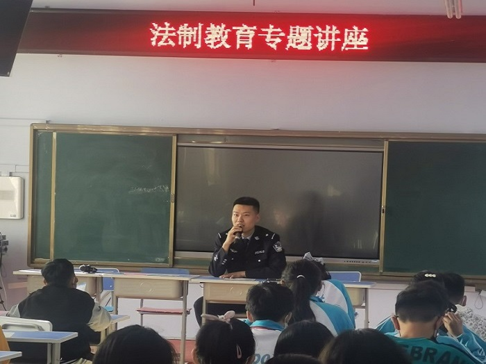 大安市公安局开展法制诚信教育宣传进校园活动