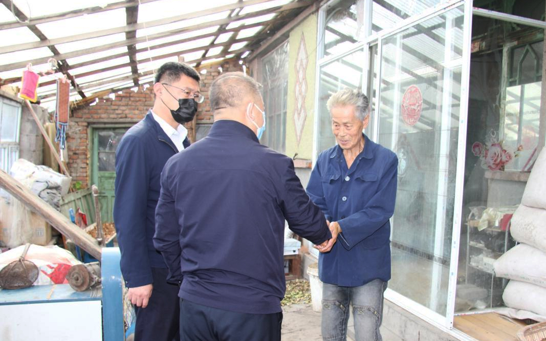 长白山管委会财政局党支部开展“我为群众办实事”主题党日活动