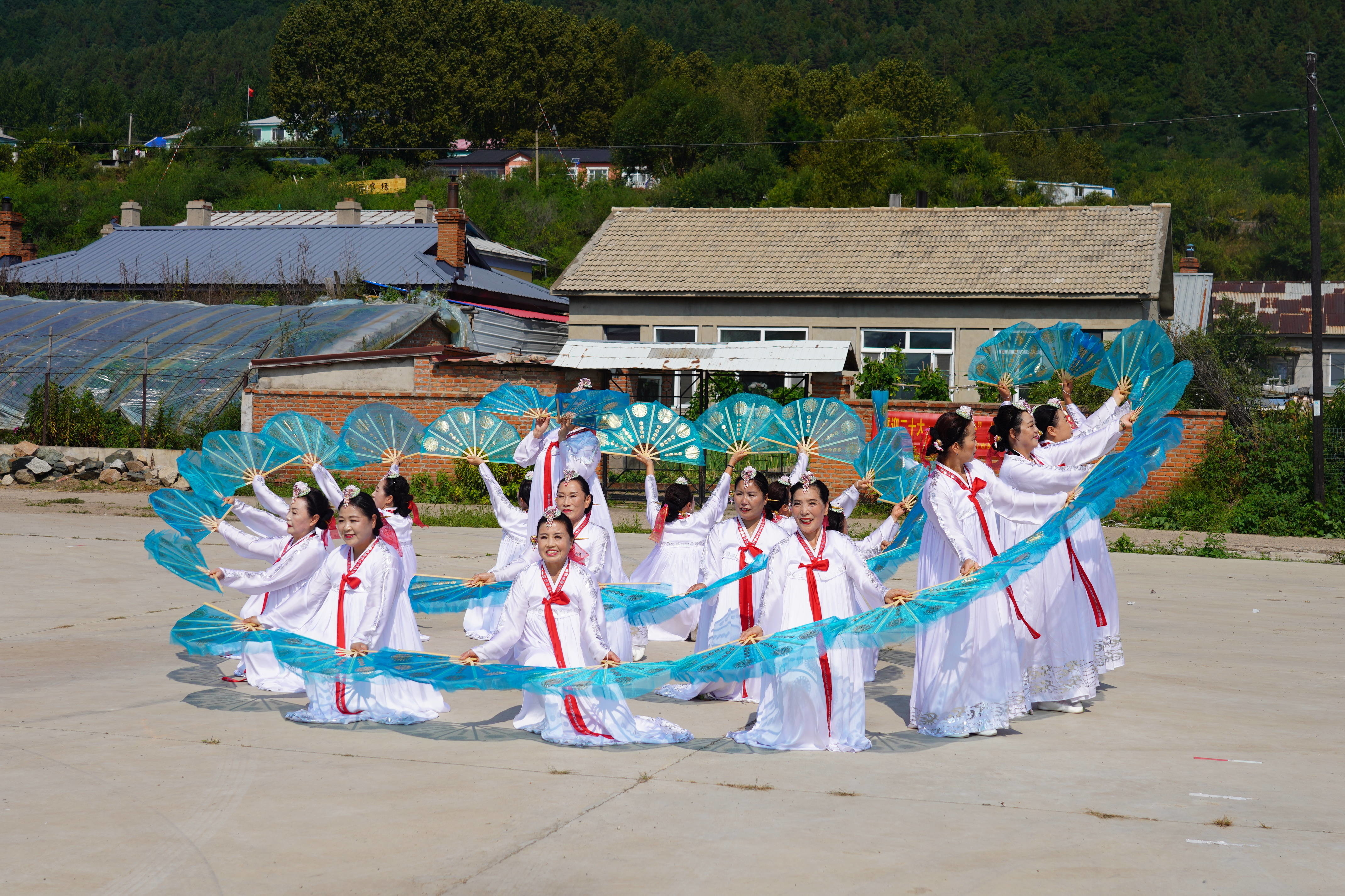 图们市安山村“喜迎二十大、州庆70周年、民族团结一家亲”惠民演出