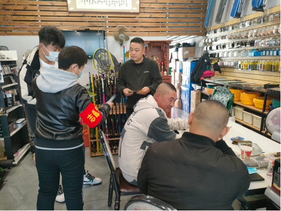 胜利街南湖社区开展常态化扫黑除恶普法宣传
