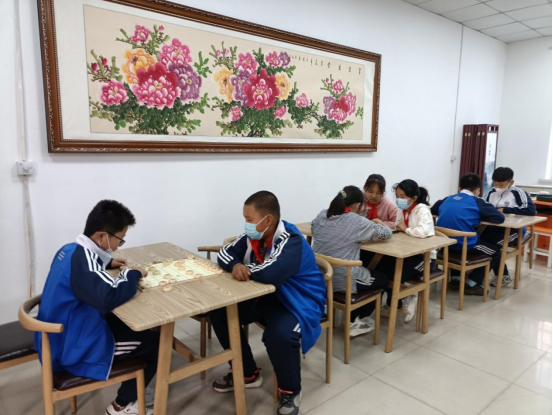 民主街中心社区举办“七彩阳光 棋乐无穷”青少年棋类比赛