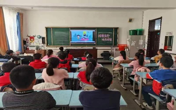 龙井市东山实验小学校开展反邪教宣传教育进校园活动
