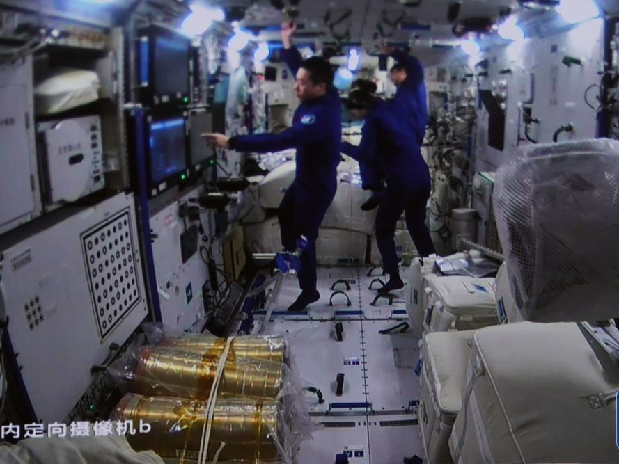 空间站梦天实验舱与空间站组合体在轨完成交会对接
