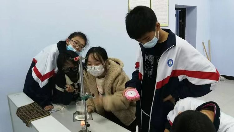 大安市教育局举行中学生理化生实验操作技能竞赛