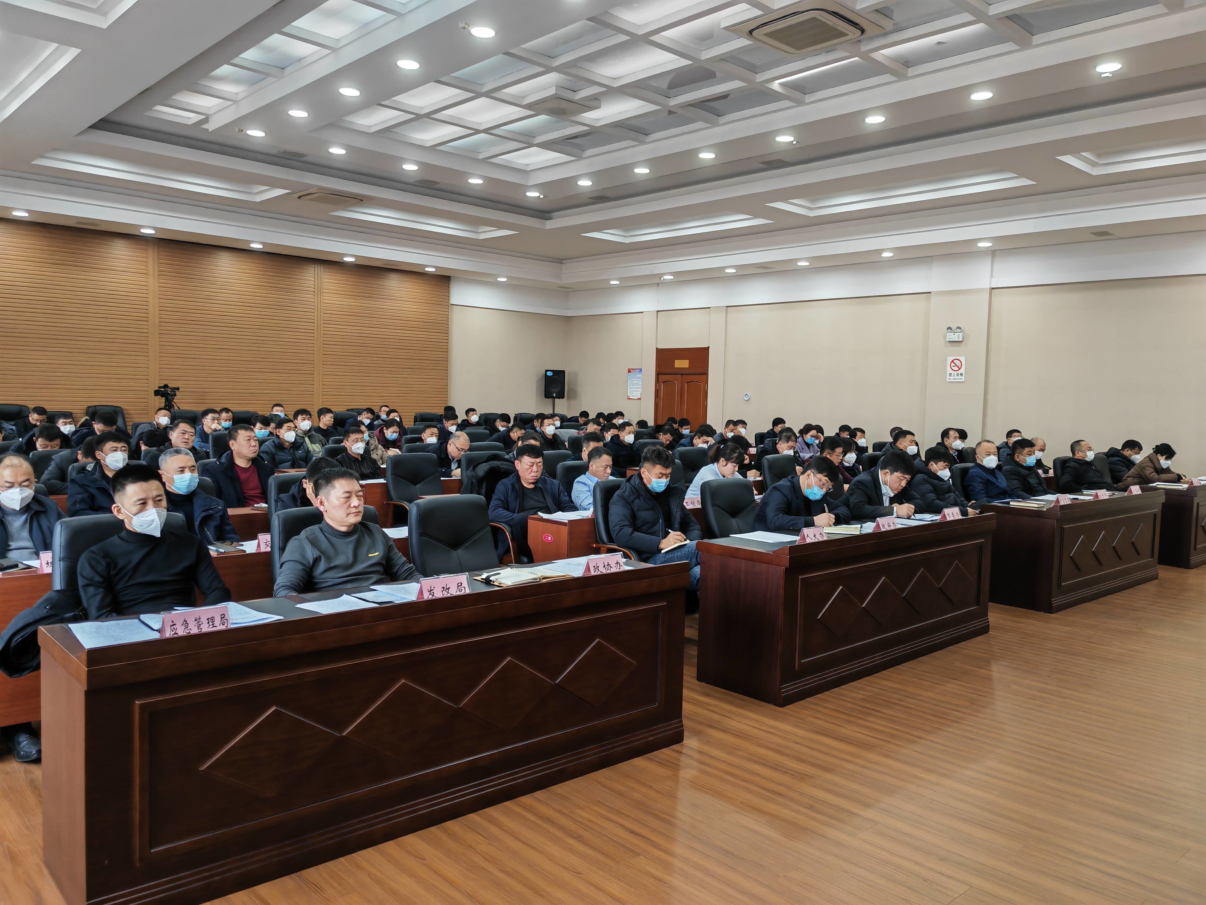 珲春市委常委会暨示范区党工委会议召开