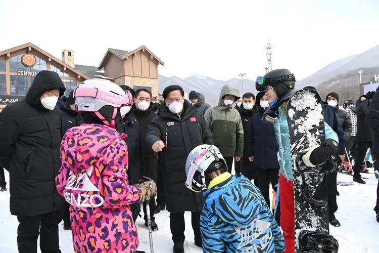 韩俊到吉林市调研时强调 做好后冬奥时代冰雪旅游大文章 努力打造世界冰雪旅游目的地