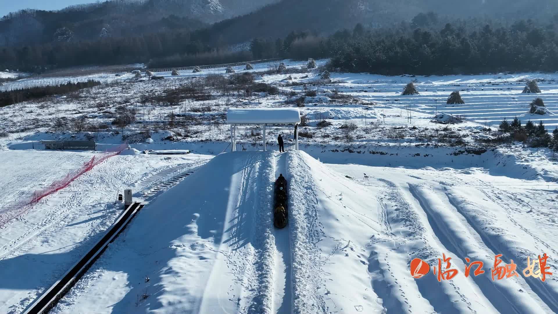美丽乡村冰雪游白山临江龙头山景区欢迎您