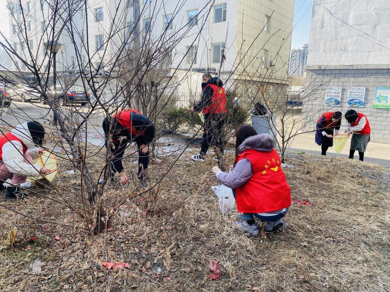 集安市纪委监委开展环境卫生整治志愿服务活动