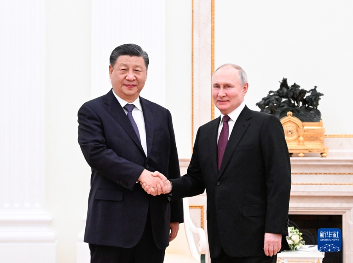 习近平会见俄罗斯总统普京