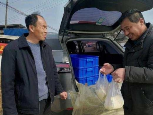 行走吉林丨 开着小车卖豆腐