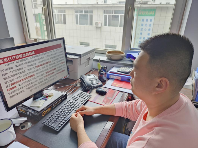 集安市委老干部局组织干部职工收听收看第16场离退休干部专题报告会