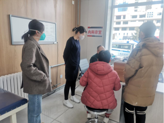 暖心传党恩 便民共享“服”