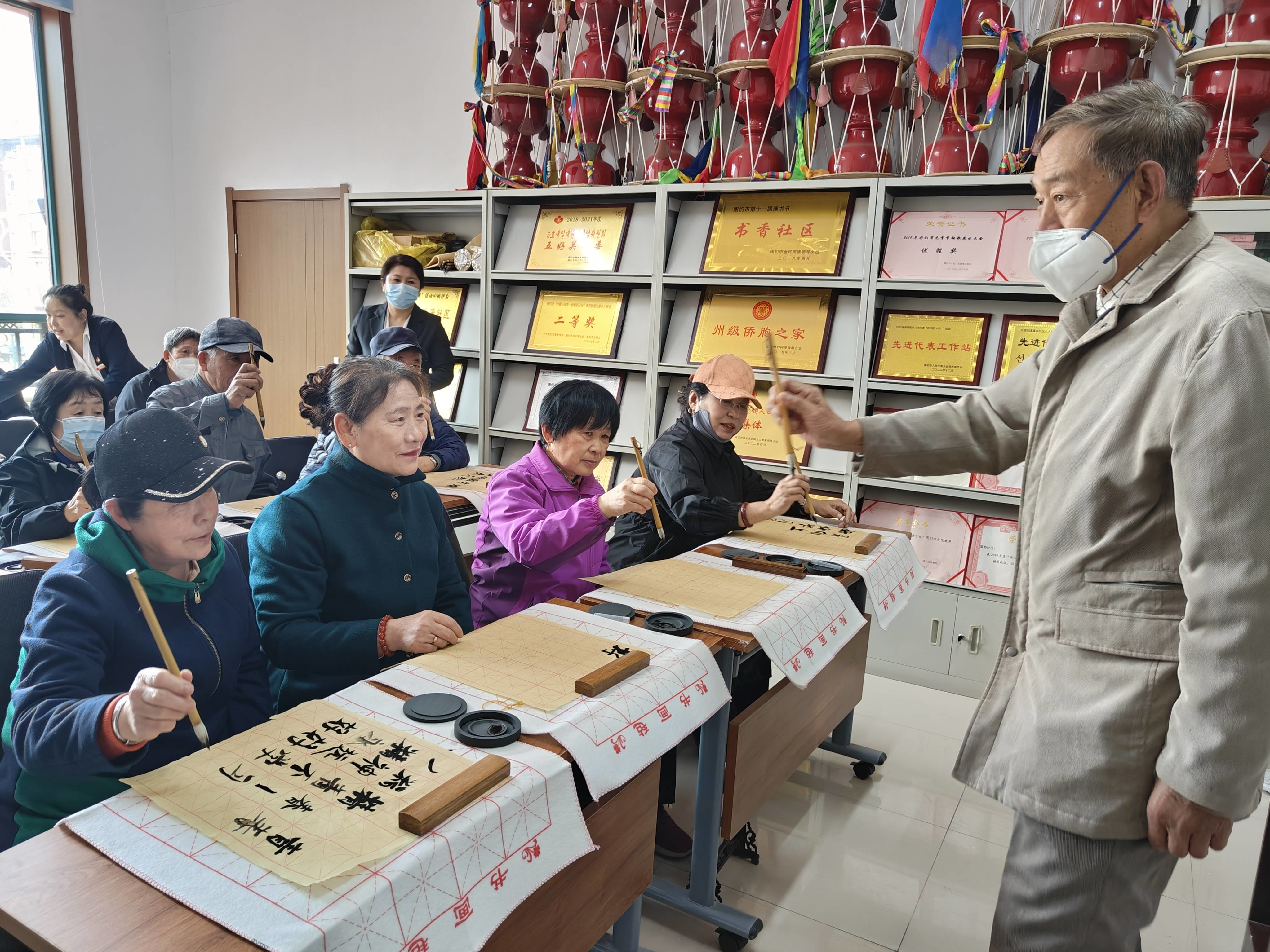 图们市月宫街道富裕社区“社区老年大学”开学啦！